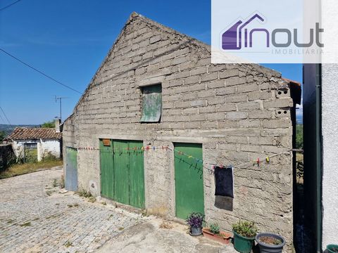 House for reconstruction intended for housing, with 32m2. The construction is in masonry and its interior is in wood, and has ground floor and 1st floor. The property is located in a village 15 min from the district headquarters Guarda, is 40 km from...