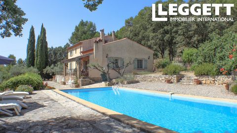 A26156GWI83 - Beautiful property in Cotignac in a quiet location with fabulous views and surrounded by beautiful gardens and grounds of 1.5 hectares with olive groves and a swimming pool of 5m x 13.5m. The property has 5/ 6 bedrooms spacious office, ...