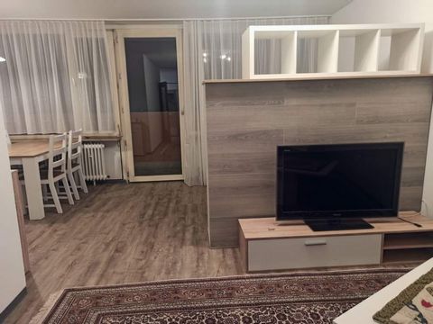 For rent is a 75sqm apartment in Erlangen (bedroom, bathroom, living room with dining area, hallway, storage room, large balcony) on the 12th floor. The apartment is fully furnished and can be rented for a limited or unlimited period of time Very goo...