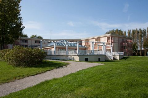 YOUR RESIDENCE LES JARDINS DE LA CÔTE D'OPALE In Le Touquet, on the edge of woodland, Les Jardins de la Côte d'Opale residence is set in a landscaped park, facing the Canche valley, and is close to the racecourse and equestrian centre. The recently r...