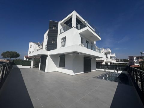 Fourlex villa te koop in Kuşadası Ladies' Beach District, 2 keukens, 6 slaapkamers, 2 woonkamers, 3 badkamers en 3 toiletten. 900 meter van de zee Centraal gelegen Neem contact op voor meer informatie ... Features: - Air Conditioning - Alarm - Garden...