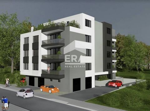 ERA ImotiTe propose à la vente un appartement en brique d’une chambre avec cour attenante dans un immeuble résidentiel multifamilial nouvellement construit, quartier Centre, Sofia. Targovishte. L’appartement a une superficie totale de 64,8 m², surfac...