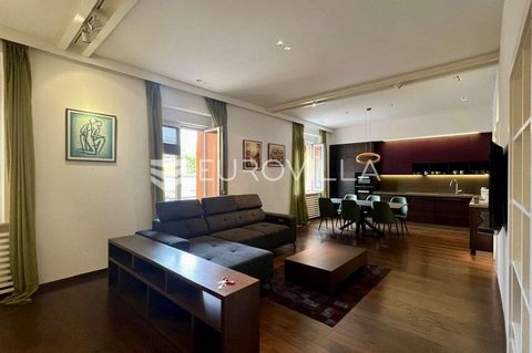 In the heart of the city of Pula, a unique apartment is for sale, which represents an ideal property for all those who are looking for luxury, which is not lacking in 108 m2 of living space. It is an apartment located on the first floor of one of the...