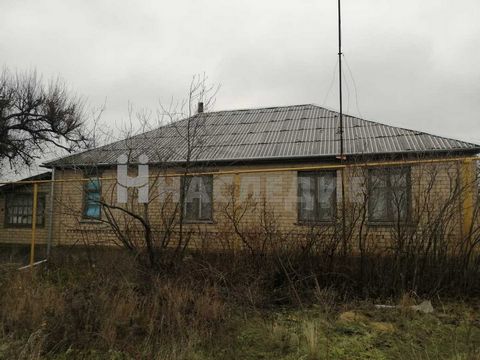 Номер в базе компании: 26072891. К продаже представлен недорогой, но очень уютный дом . Характеристики Площадь кирпичного дома составляет 87.1 квадратных метров. Планировка позволяет максимально эффективно использовать площадь. Особенностями планиров...