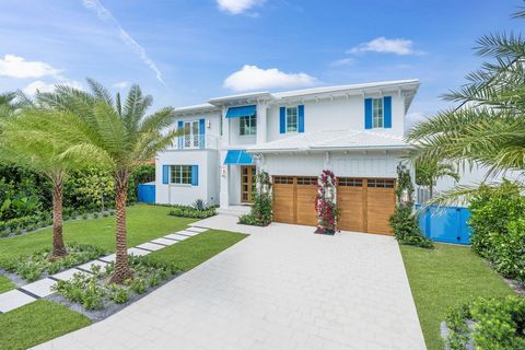 Bienvenue au 127 Murray Road, la résidence neuve de premier plan dans le quartier convoité « SoSo » de la côte de West Palm Beach. Située à quelques pas de Flagler Drive avec vue depuis l’étage supérieur sur l’île de Palm Beach et la voie navigable I...