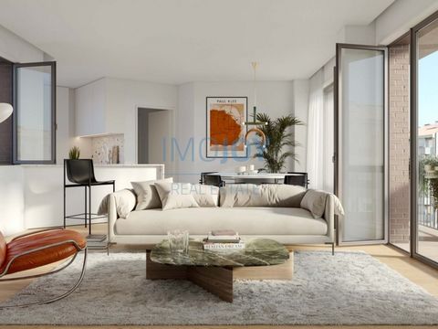 2+1 bedroom flat with balcony in the centre of Porto Located in a new development, in the heart of Porto, we present this 2+1 bedroom flat, with a balcony of 13.28 m2, spacious living room, equipped kitchen, suite and bedroom with built-in closets, b...