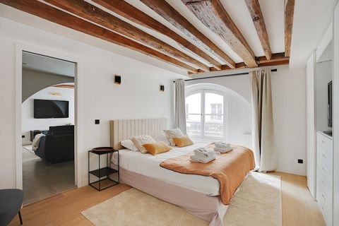 Checkmyguest freut sich, Ihnen dieses ruhige, 38 m² große Apartment im 1. Arrondissement von Paris, genauer gesagt im Viertel Halles, anbieten zu können. Ideal für 4 Personen, garantiert dieser Raum einen unvergesslichen Aufenthalt in der französisch...