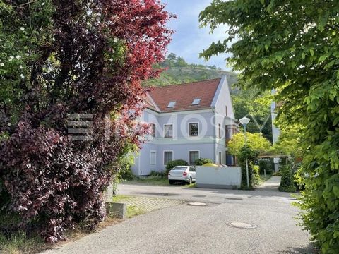 Een parkeerplaats, een feestzaal met sauna en een doordachte kamerindeling spreken voor dit klassieke tweepersoons appartement! Deze woonparel staat voor jeugdig feel-good wonen met net dat tikkeltje meer! Deze spannende woning is gelegen op de zolde...