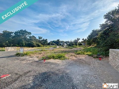 PLOUGONVELIN Au dessus de la plage du Trez-hir, agréable parcelle de 513 m² viabilisée et bornée. Ce terrain n'attend plus que votre projet de maison de plain pied ou étage. Le quartier est résidentiel et très calme. l'environnement champêtre vous pe...