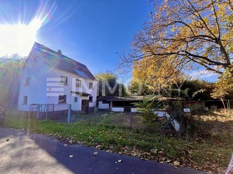 Verkauft wird dieses wunderschöne Einfamilienhaus freistehend im Rohbauzustand und bietet Ihnen die Umsetzung nach Ihren Wünschen und Vorstellungen. Die Planung und Gestaltung der Zimmer obliegt Ihren Vorstellungen und Bedürfnissen - ob offene Wohnkü...