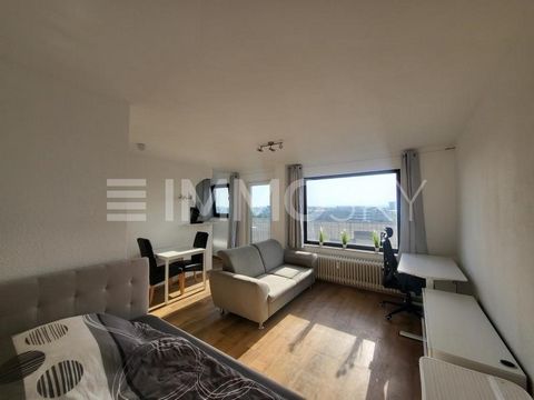 Zum Verkauf steht diese sehr helle und gepflegte Eigentumswohnung in Heidelberg. Wohnung: ~35qm, 6. OG, Blick Richtung Sonnenuntergang. Hausgeld: Umlagefähig 150,30 , nicht umlagefähig: 127,10 Ein Fenster sollte ersetzt werden. Es gehört ein Tiefgara...