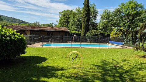 D virtual tour available upon request. Located 30 minutes from Foix, 5 minutes from Lavelanet, in the commune of Dreuil, in the Ariège (09), in a privileged environment, close to all amenities, come and discover this property nestled in a 5,977 m² gr...