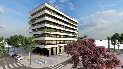 Amplio local comercial de más de 450 m² situado en la Avenida Maresme de Mataró, dentro de la flamante zona urbanística de la ciudad, en proximidad al puerto deportivo y ante el imponente Torre Barceló, un complejo residencial de 192 viviendas. Esta ...