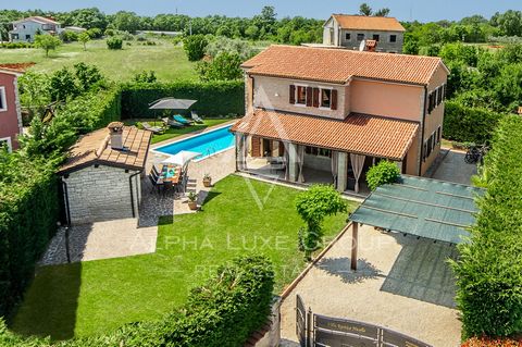 Istria, Svetvinčenat - Idyllic rustic villa in a peaceful village For sale in Istria, in the tranquil village of Svetvinčenat, a rustic villa offers an escape into the heart of one of Istria's historical gems. Known for its rich cultural events ...