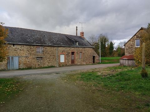 Avec une superbe vue sur la campagne, sur un site très calme, cette longère à rénover et ses multiples dépendances, permettant de créer des activités, au calme, sans gêne de nuisances, sur de beaux espaces. Les informations sur les risques auxquels c...