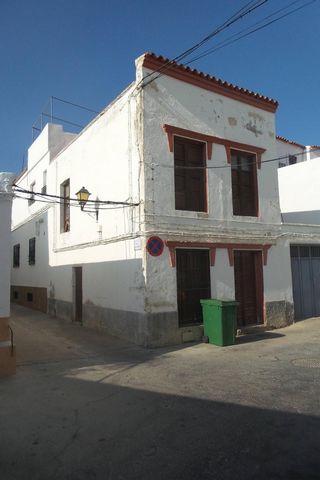 Wil je je creativiteit de vrije loop laten? ~~Renoveer uw huis voor de weekenden, in het hart van de Alpujarra Almeriense, in de Andarax Valley.~~Wij bieden u deze spectaculaire hoekwoning aan, gebouwd op twee verdiepingen; op de begane grond hebben ...