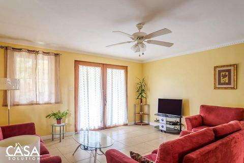 This 2-bedroom, 2-bathroom condo is situated on the ground floor of the peaceful Valley of Flowers gated community in Volcancito, Boquete, Chiriquí. The flat lot spans 152 square meters, offering a functional open layout. Upon entering, you’ll find a...