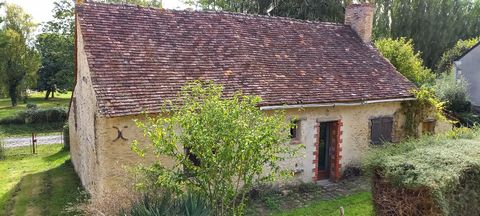 A découvrir en exclusivité sur la commune de Notre Dame du Pé, maison à rénover d'environ 68m² de surface au sol avec une vie de plain-pied . Le RDC : le salon/salle à manger avec cheminée et four à pain, une chambre de 19,5m², une cuisine, un couloi...