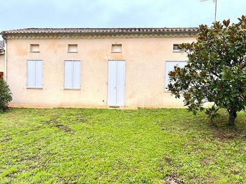 Découvrez une opportunité rare et pleine de potentiel ! Cette maison mitoyenne sur un coté, située à quelques minutes de Libourne et Saint Emilion, offre 135 m2, sur un terrain de 448 m2, avec un agencement déjà pensé et un plan détaillé prêt à être ...