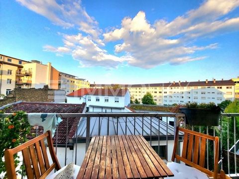 For sale are two condominiums in a completely renovated old building in a top location in Mannheim. Both apartments have separate land registers and can be used in different ways, whether capital investments, personal use and a combination of both - ...