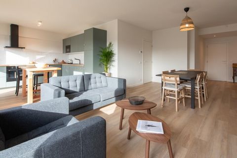 Cet appartement de 2 chambres récemment construit est situé au 2ème étage de la prestigieuse tour Residentie Ensor II, située dans le quartier d'Oosteroever. Il dispose d'une terrasse spacieuse avec mobilier de salon, parfaite pour se détendre en ple...