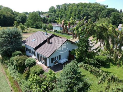 Zu verkaufen : Charmantes Maurerhaus in Bartenheim (68870) Hauptmerkmale: Entdecken Sie dieses geräumige Haus von 200 m² auf einem Grundstück von 913 m² in einer grünen und ruhigen Umgebung. Beschreibung: Dieses Haus verfügt über 7 Zimmer, darunter 4...