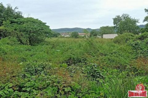 Flat inland land for sale in Baan Don. The land is located in Baan Don Cherng Talay road, near Ananda Project. This land is located just 5-10 minute drive to Laguna area, Surin and Layan Beach. The area of the land is 7 Rai 1Ngan 49 TLW. This land ne...