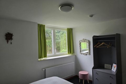 Relaxez-vous totalement dans ce gîte, situé dans la région boisée d'Awenne. Le gîte dispose d'une chambre spacieuse pour 2 personnes, ce qui le rend très adapté aux couples et à ceux qui recherchent le calme et la tranquillité. Dès que vous ouvrez la...