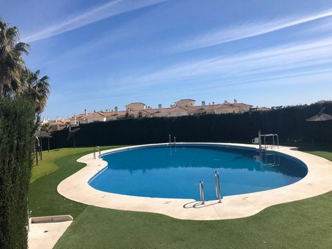 Located in Benalmadena. Discover your new home in this spectacular apartment that combines comfort, stunning views and a privileged location! Located on the second floor, this charming apartment offers an unrivalled living experience, with views of t...