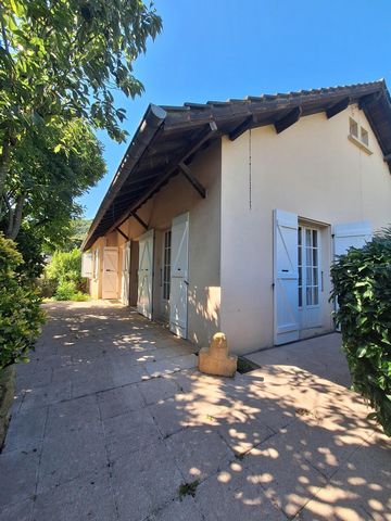 Maison individuelle 120 m² en impasse. Jardin clos et forêt à deux pas.