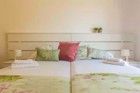 This beautiful chalet invites you to spend an unforgettable holiday and feel at home. The property is surrounded by trees and you can enjoy the mountain views while you refresh yourself with a cold shower in the outdoor shower or enjoy a drink on the...