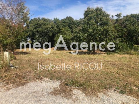 LE CHATEAU D'OLERON, TERRAIN A BATIR viabilisé 718 m²