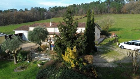 Fermette en pierre avec dépendances