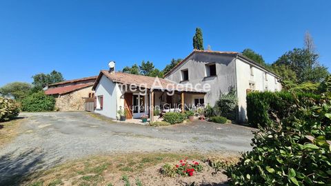~ 600m² de dépendances et un champs attenant