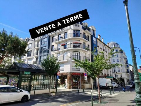 Ontdek dit exclusieve T3 familieappartement, een zeldzame kans voor een levenslange verkoop. Het is ideaal gelegen in een luxe residentie op de 3e verdieping, biedt vrij uitzicht en ligt op slechts 4 minuten lopen van het tramstation, met snelle toeg...