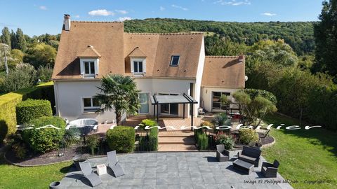 Maison d’architecte 182m2 - 4/5 chambres – 2000m2 de jardin autour + piscine