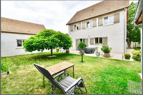 Maison contemporaine 4 chambres avec garage, proche Anet