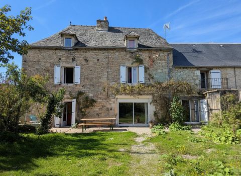 Jolie maison ancienne en pierre calcaire