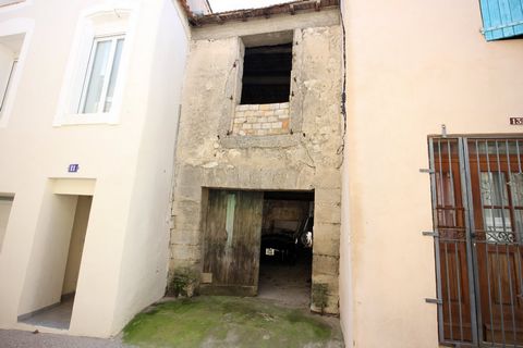 Grange/garage à aménager au centre du village!