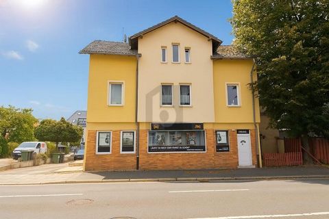 Ideal for investors looking for a lucrative investment. The apartment building in Coburg offers 12 rooms on 290 m² of living space and 470 m² of land area. Completely renovated and fully let, with attractive adjustment potential for cold rent. In add...