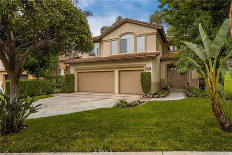 Live Work & Play in one of the best communities in the OC! Tustin Ranch is conveniently located in central Orange County w/easy access to golf, parks, Angels baseball & Ducks hockey stadiums, Disney, South Coast theatre, Newport Beach Fashion Island ...