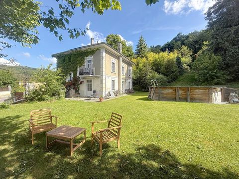 Magnifique propriété avec dépendances et vaste terrain