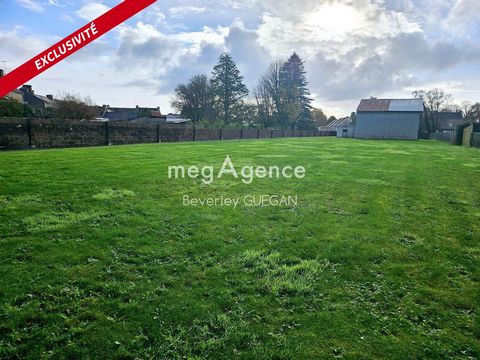 Terrain 1809 m² clos, viabilisé avec hangar 22260