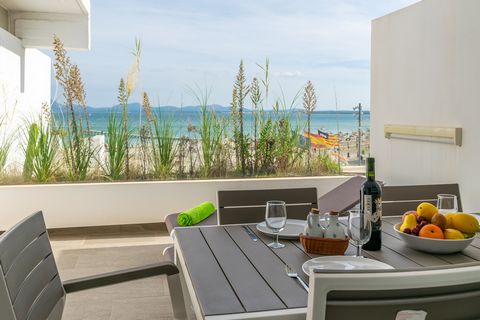 Enjoy the best beach holidays in this wonderful beachfront apartment in Puerto de Alcúdia. The apartment sleeps three guests. From the terrace of the apartment, you can admire the beauty of the Mediterranean Sea, feel its breeze, and relax while sunb...