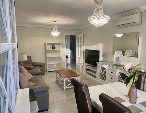 Mulberry Real Estate se complace en ofrecerle la oportunidad de comprar un encantador y acogedor apartamento de 2 dormitorios ubicado dentro del deseable edificio Jumpers en el Distrito Sur de Gibraltar. Ubicada en una planta alta, esta propiedad ofr...
