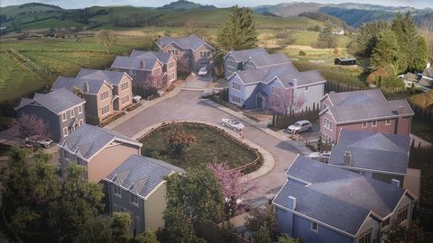 Introducing the latest addition to the Rhos-y-Brenin development: Maelgwn, Plot 4. This premium 5 bedroom detached family home boasts a luxurious double-fronted Georgian-style facade, beautifully landscaped gardens and an integrated single garage, wh...