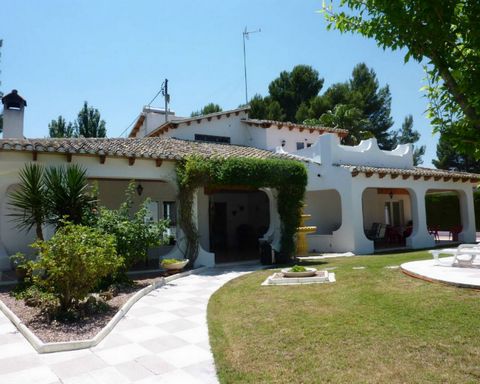 This amazing country Mansion is set in 5000m2 of mature green gardens with a large 12m x 6m swimming pool, tennis court , games room, Jacuzzi and sauna. The property consist of the main detached villa of 400m2 which can sleep 10 in 4 Bedrooms plus a ...