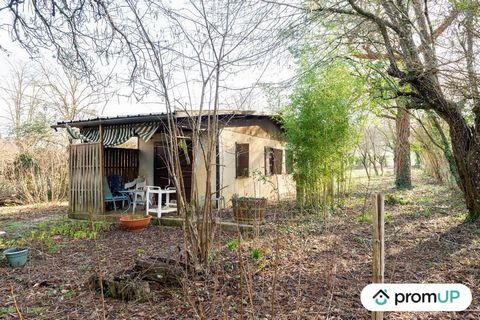 We offer a building plot of 2473 m² located in Montrem. Montrem is a village of 1200 inhabitants located in the Dordogne department, in the heart of the Isle valley in Périgord. It is a tourist region renowned for its natural and green setting, its g...