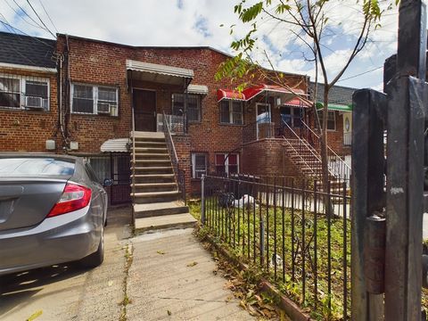 Explore this gem in the Bronxwood area – a two-family house with two rented units, a finished basement, parking, and a charming backyard. The apartments are in excellent condition, making it an ideal investment. What sets this property apart? An incr...