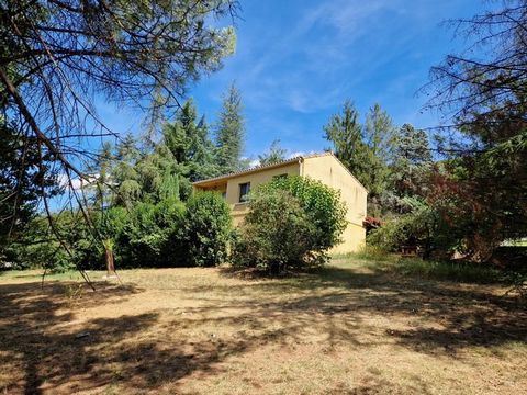 For sale in the town of St Jean du Pin in the Gard quiet house comprising 2 apartments type 4 (75 m2) and type 2 (45 m2 ceiling 2.10 m high) on land with an area of 1436 m2 with trees . Electric heating and air conditioning (Living room/Kitchen). Dou...